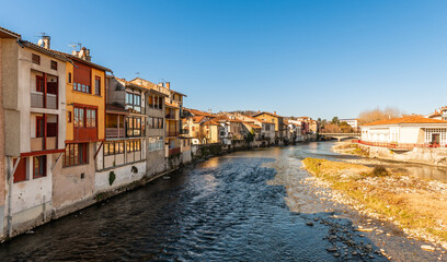 Obraz premium River Salat in Saint Girons, Ariège, Occitanie, France
