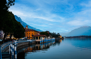 Naklejka premium Lungolago Lovere