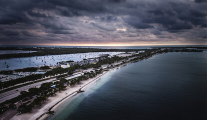 Obraz premium Sunrise over Macarthur Causeway