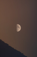 Luna atardecer