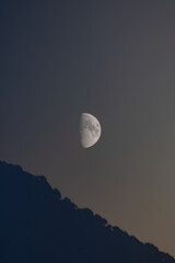 Luna atardecer