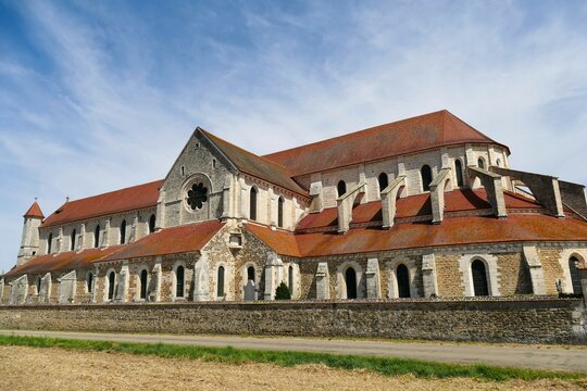 l&rsquo;&eacute;glise abbatiale Notre-Dame-et-Saint-Edme de Pontigny