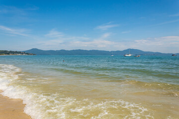 azul do mar da praia de  jurere florianópolis santa catarina brasil jurerê internacional