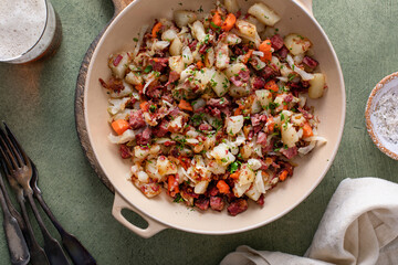 Corned beef hash with potatoes, cabbage and carrot - obrazy, fototapety, plakaty
