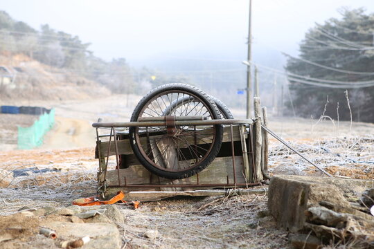 오래된 시골 인력거, 리어커 바퀴