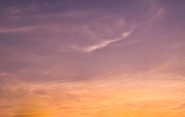 Fototapeta na wymiar Sunset sky with cloud for nature background, beautiful evening sky. 