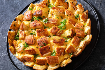 cheesy garlic bread, pull apart bread, top view
