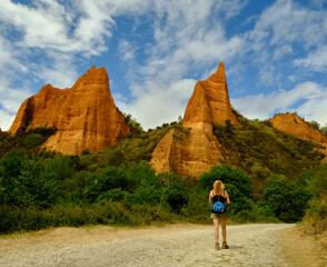 hiking woman to desert