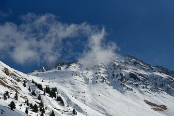 Montagne enneigée