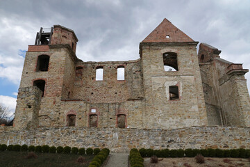 Obraz premium Ruins of the Carmelite monastery in Zagorz, Poland