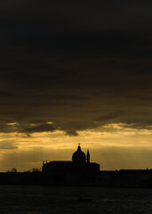 Obraz premium Sunrise over the Giudecca lagoon in Venice, Italy 
