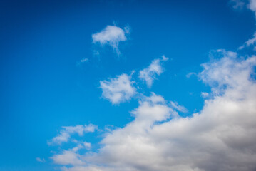 Fototapeta premium Beautiful blue sky and fluffy clouds