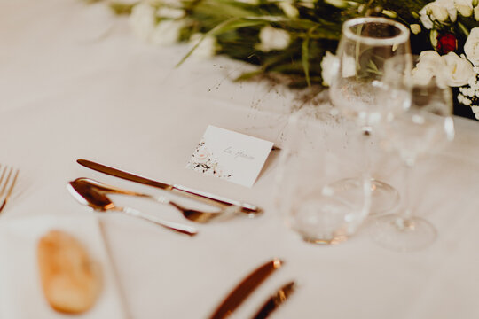 La place &agrave; table de la mari&eacute;e
