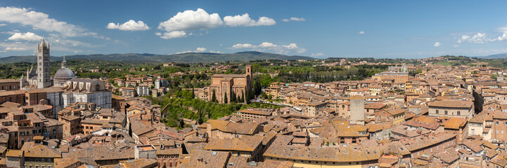 Fototapeta na wymiar Panorama of beautiful Siena