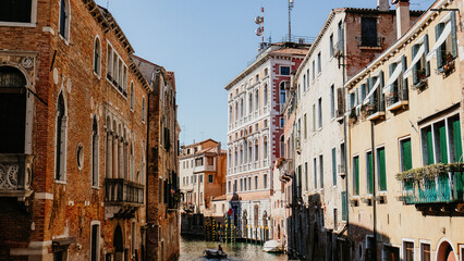 Fototapeta na wymiar Streets and buildings in venice italy italia roman ancient architecture gothic style water gondola murano glass