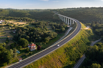viaductos y carreteras desde el aire