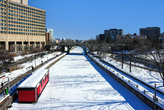 Skating on Rideau Canal in Ottawa not open for Winterlude event due to a mild winter