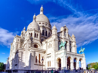 Fototapeta na wymiar Sacre Coeur Basilica in Montmartre, Paris