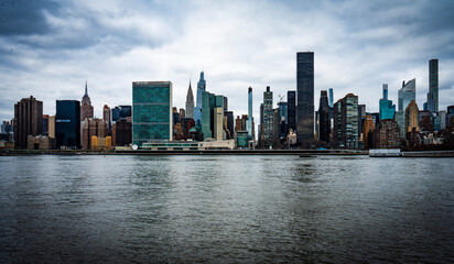 Fototapeta na wymiar New York City Skyline as seen on a cloudy day from Long Island City, Queens