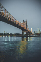 Naklejka premium Queensboro Bridge in New York City at night. 