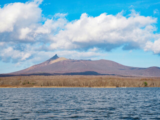 大沼の船の上から見た駒ヶ岳（11月）