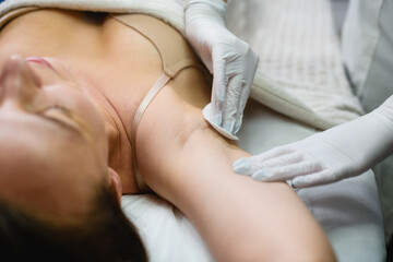 Obraz na płótnie Canvas Treat skin before electrolysis in beauty clinic