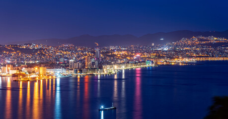 Obraz premium city skyline at night in izmir