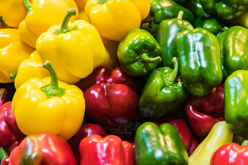 Plakat Sweet bell peppers red green and yellow