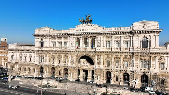 Il Palazzaccio, sede della suprema Corte di Cassazione. Italia.
Vista aerea dell'edificio del tribunale nel centro di Roma. 