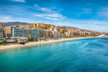 Obraz na płótnie Canvas Amazing Cityscape of Messina town and Mediterranean Sea.