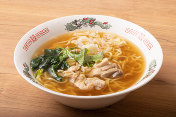 醤油ラーメン　(鶏チャーシュー)