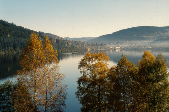 Lac de Gerardmer, Parc Naturel Régional des Ballons des Vosges, 88, Vosges, France © JAG IMAGES