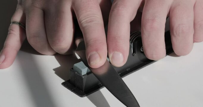 Sharpening a knife for cutting vegetables