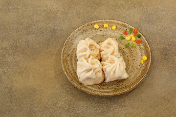 Sheng jian bao poulet. Brioches chinoises à la vapeur. 