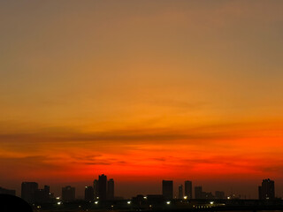 Fototapeta na wymiar Beautiful sunset sky scene golden hour. vivid sunset sky