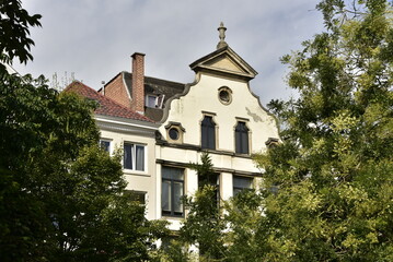 Fototapeta na wymiar Façades typique du 17ème siècle en style baroque des maisons au centre historique de Bruxelles 