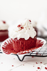 cupcakes with whipped cream red velvet