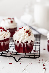 cupcakes with whipped cream red velvet