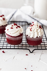 cupcakes with whipped cream red velvet