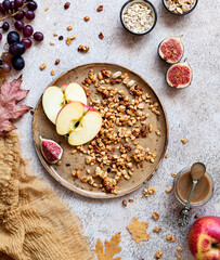 Zdrowe śniadanie domowa granola musli © Karolina