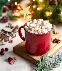 Zimowy napój gorąca czekolada z piankami  - obrazy, fototapety, plakaty