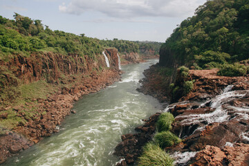 Cataratas do Iguaçu e Rio Paraguai com cânions e cachoeiras
