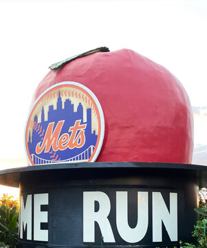 New York Mets Home Run Apple