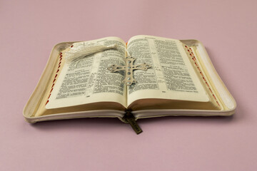 Fototapeta premium open bible in Russian cross