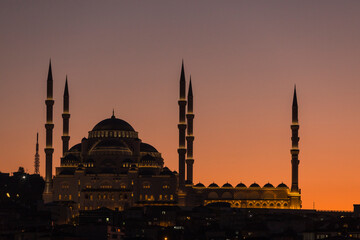 Fototapeta premium Camlica Mosque Drone Photo, Uskudar Istanbul, Turkey 