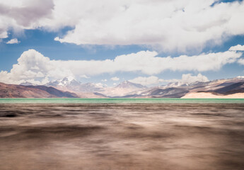 laguna salada andina color turquesa explotacion de litio © Juan