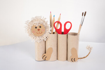 toilet paper roll craft, recycle concept, DIY for kids, simple activity