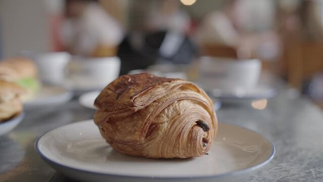 Pain Au Chocolat chocolatine couque au chocolat Viennoiserie pastry 