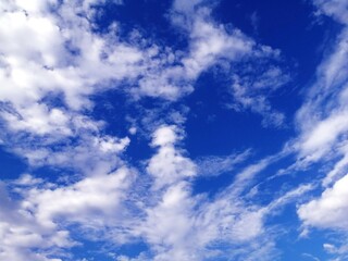 Naklejka premium 印象的な雲と空 青空と雲