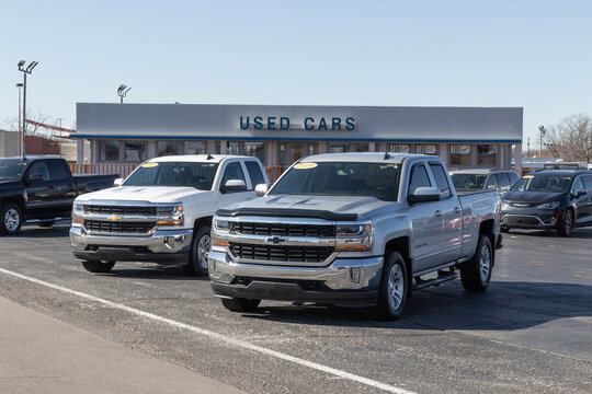 Used Car Display At A Chevrolet Dealership. With Supply Issues, Chevy Is Buying And Selling Many Pre-owned Cars To Meet Demand.